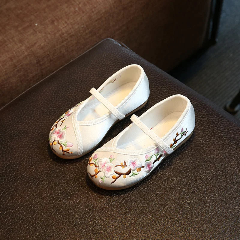 Girls' Embroidered Chinese Style Flat Shoes