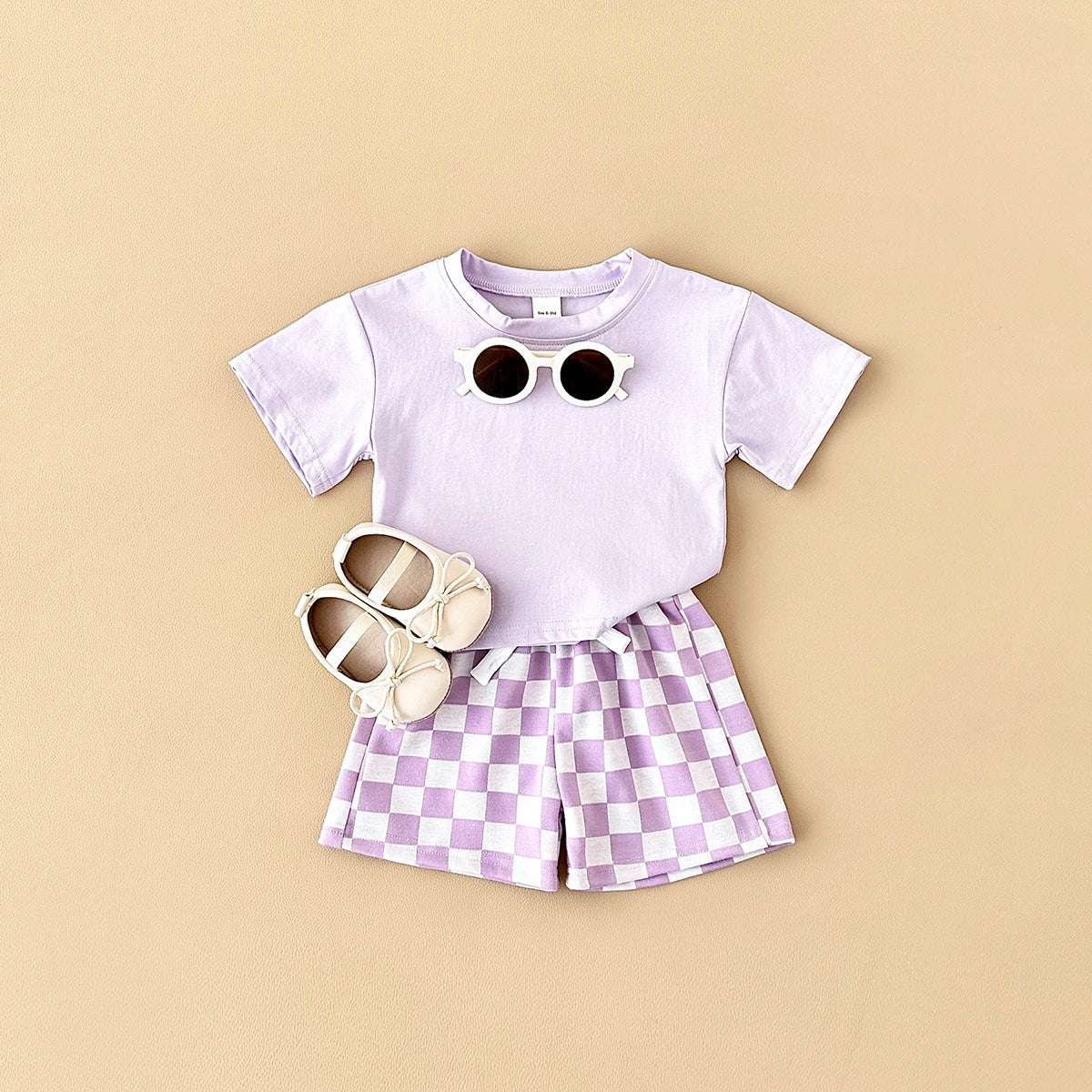 Unisex Solid T-shirt & Plaid Shorts Set