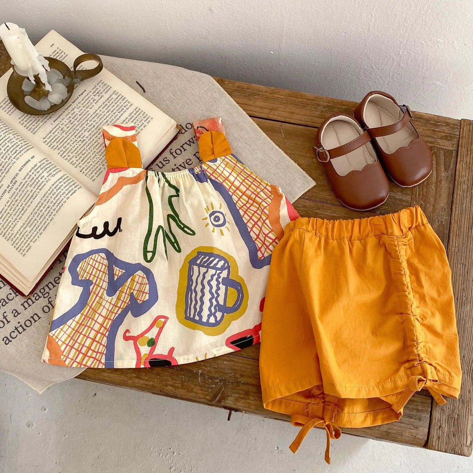 Graffiti Tank Top+Versatile Solid Color Pleated Shorts