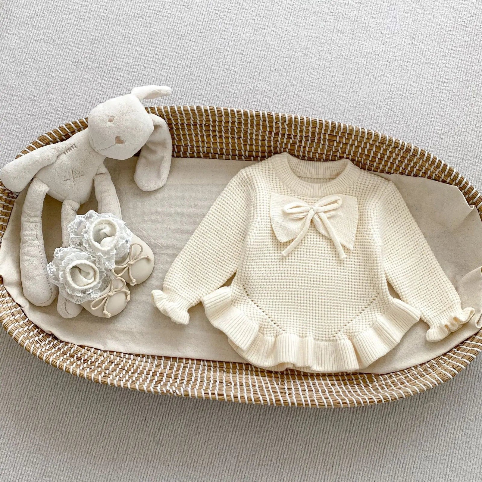 white / 6M Long Sleeve Knit Bodysuit