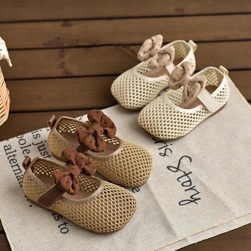 Girls’ Retro Mary Jane Mesh Sandals with Strap