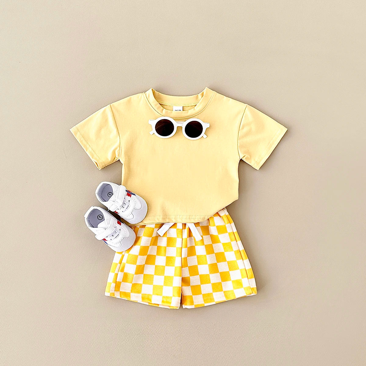Unisex Solid T-shirt & Plaid Shorts Set