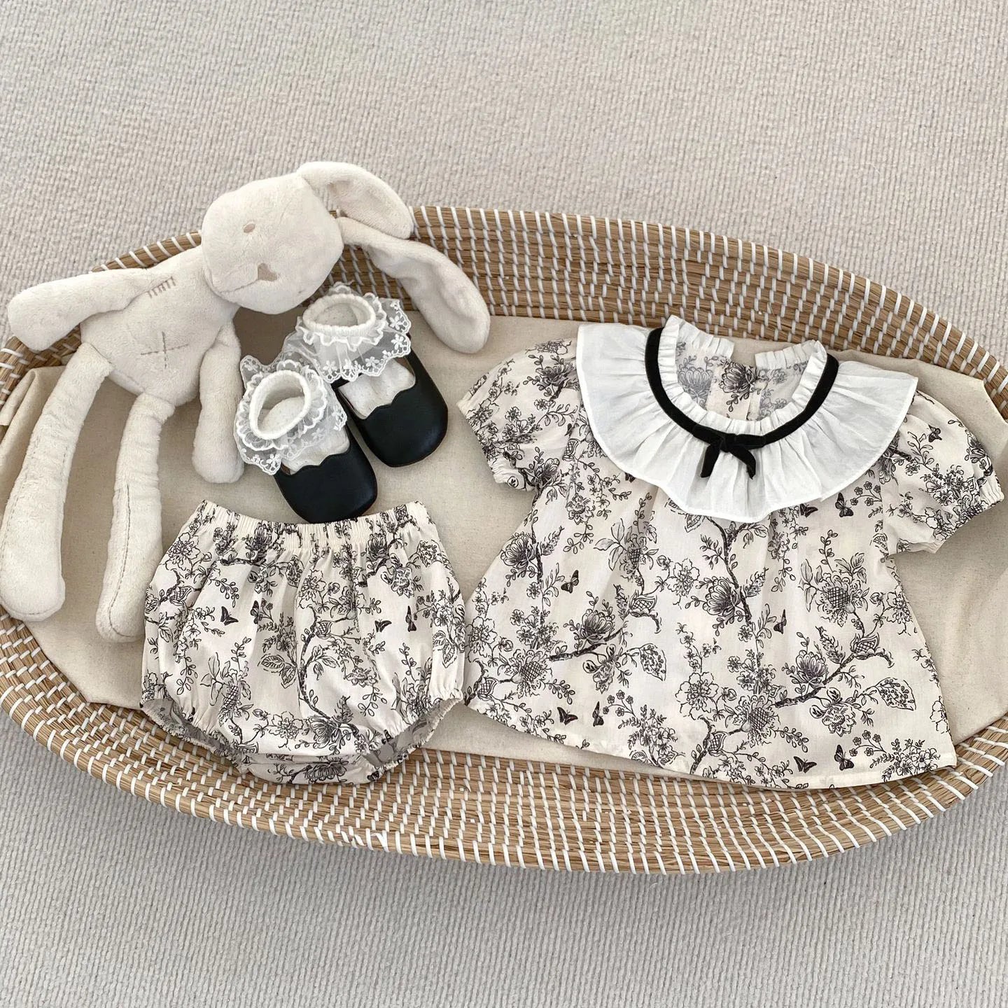 Baby Girls Floral Lace Collar Top and Bloomer Set
