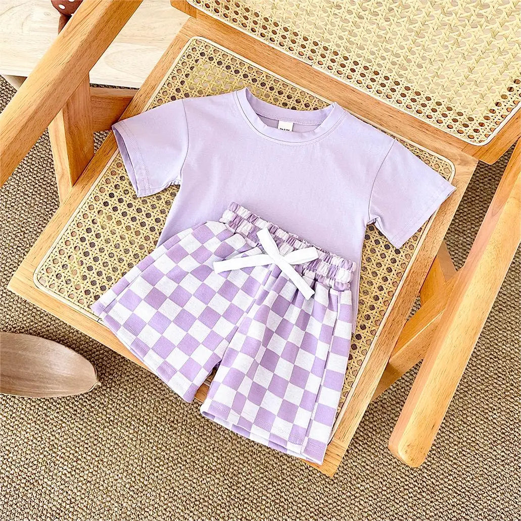 Unisex Solid T-shirt & Plaid Shorts Set
