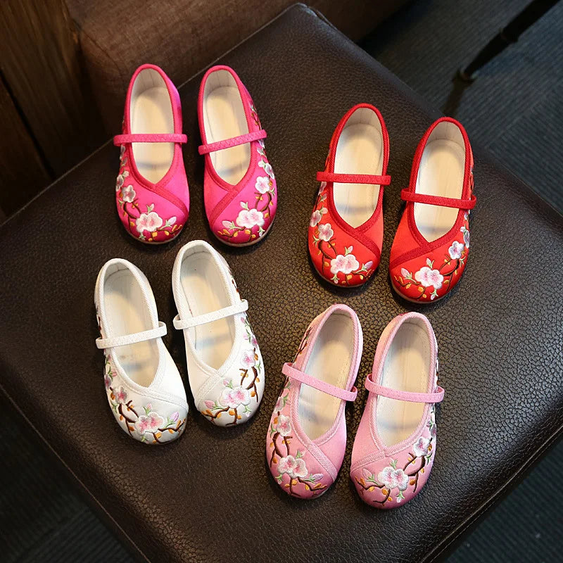 Girls' Embroidered Chinese Style Flat Shoes