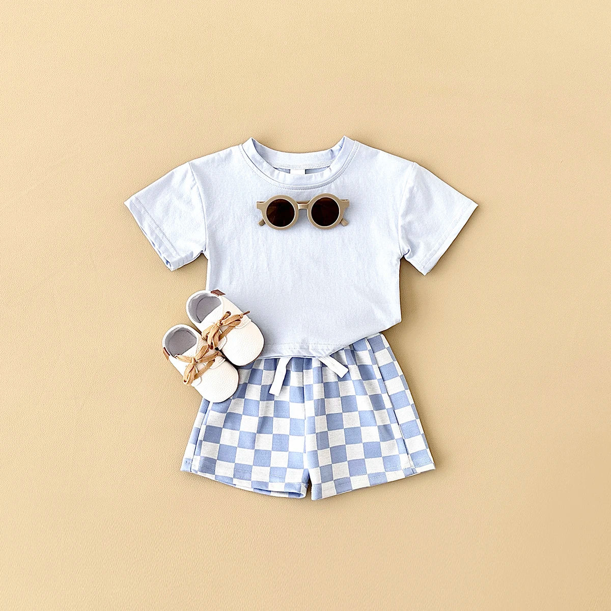 Unisex Solid T-shirt & Plaid Shorts Set