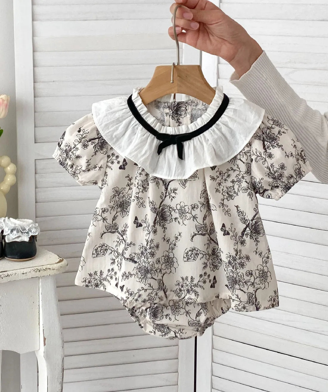 Baby Girls Floral Lace Collar Top and Bloomer Set