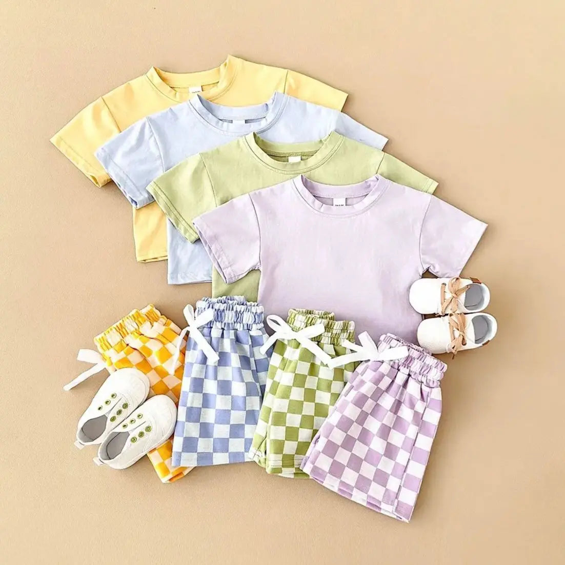 Unisex Solid T-shirt & Plaid Shorts Set