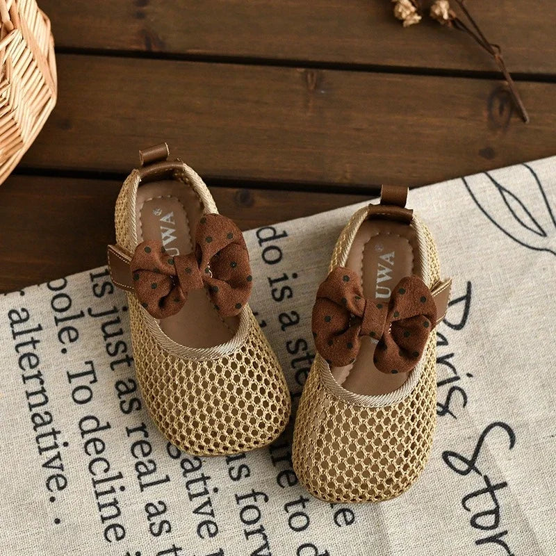 Girls’ Retro Mary Jane Mesh Sandals with Strap