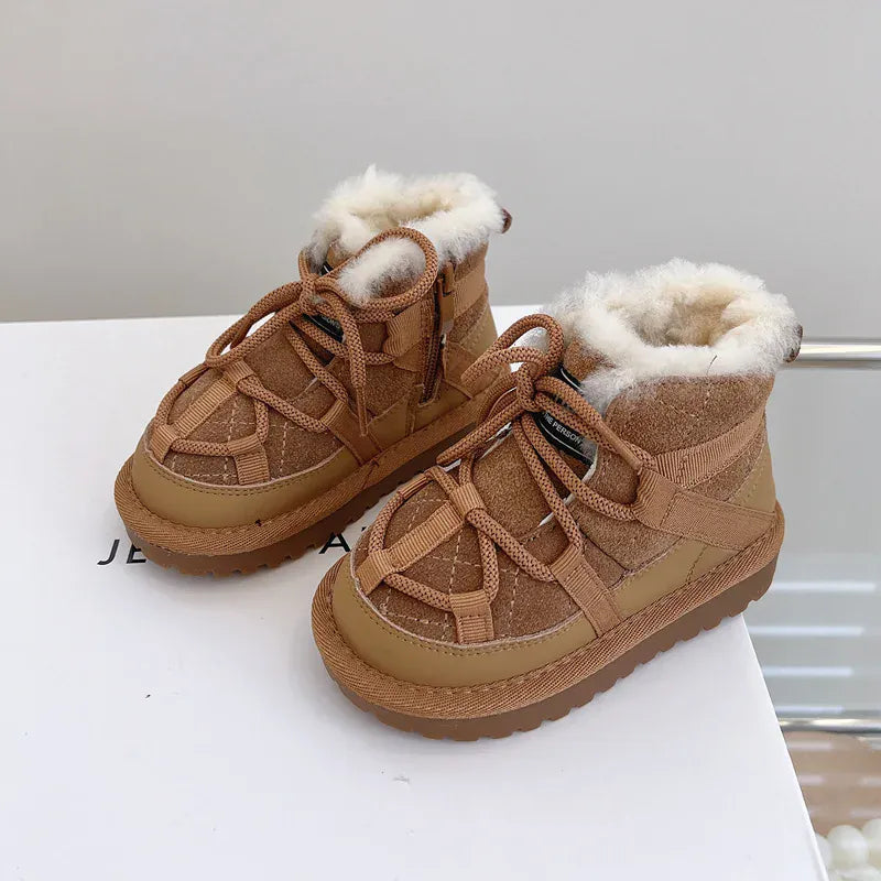 camel / 18 Classic Lace-Up Casual Sneaker