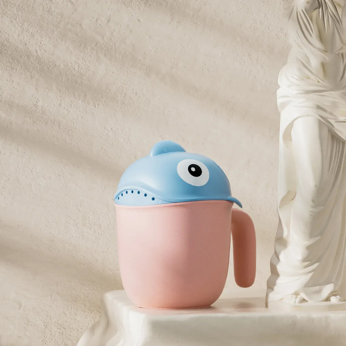 Pink Blue Finley the Fish Bath Rinse Cup