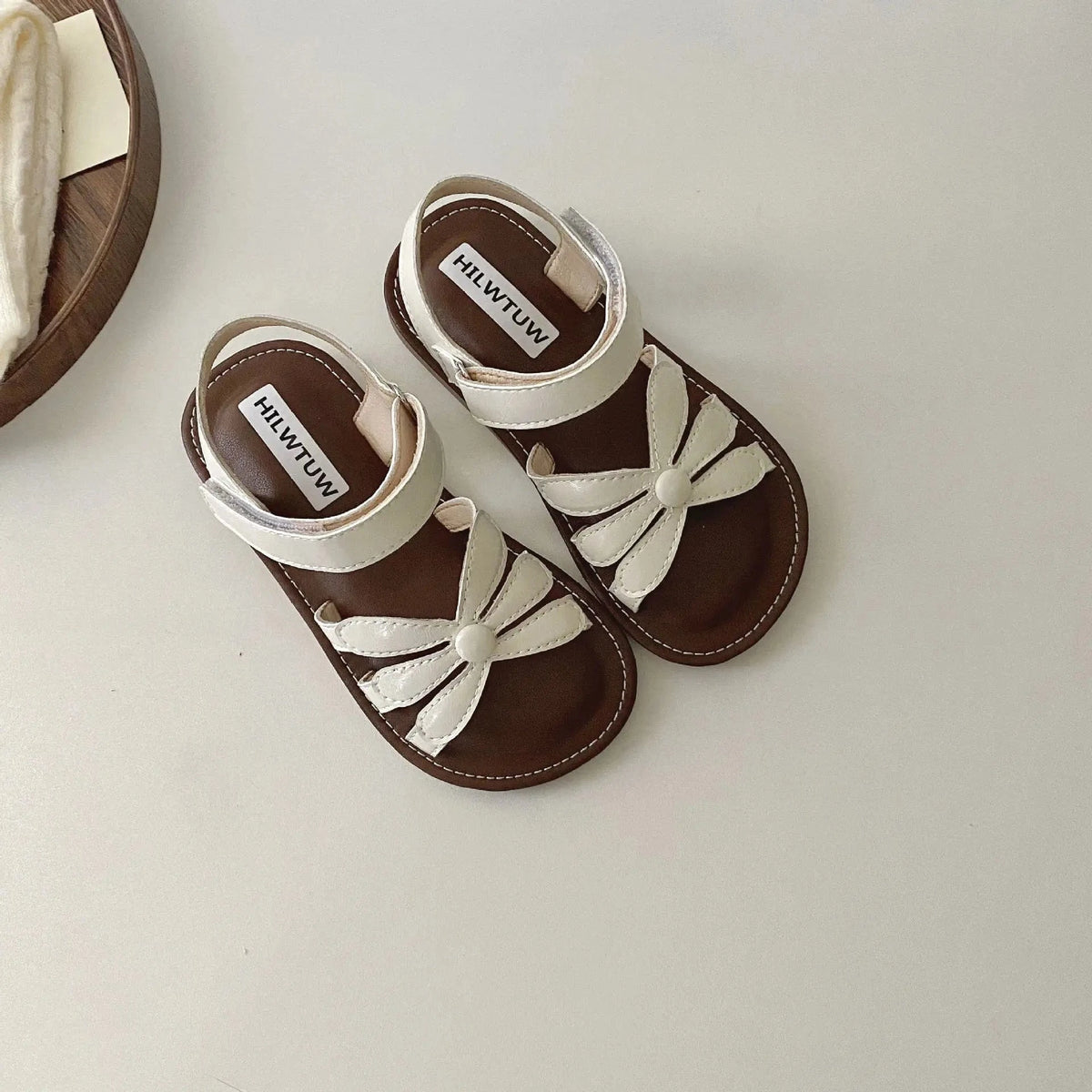 Apricot / 25 Girl Daisy Sandals