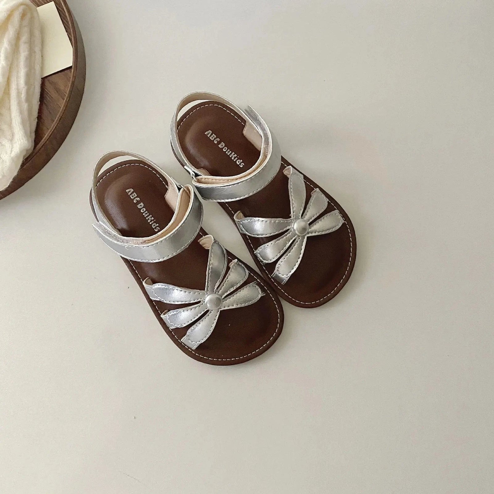 Silver / 25 Girl Daisy Sandals
