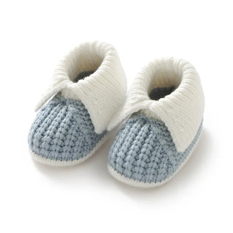 Light Blue &amp; Cream / 3-6M Handmade Knitted Baby Booties
