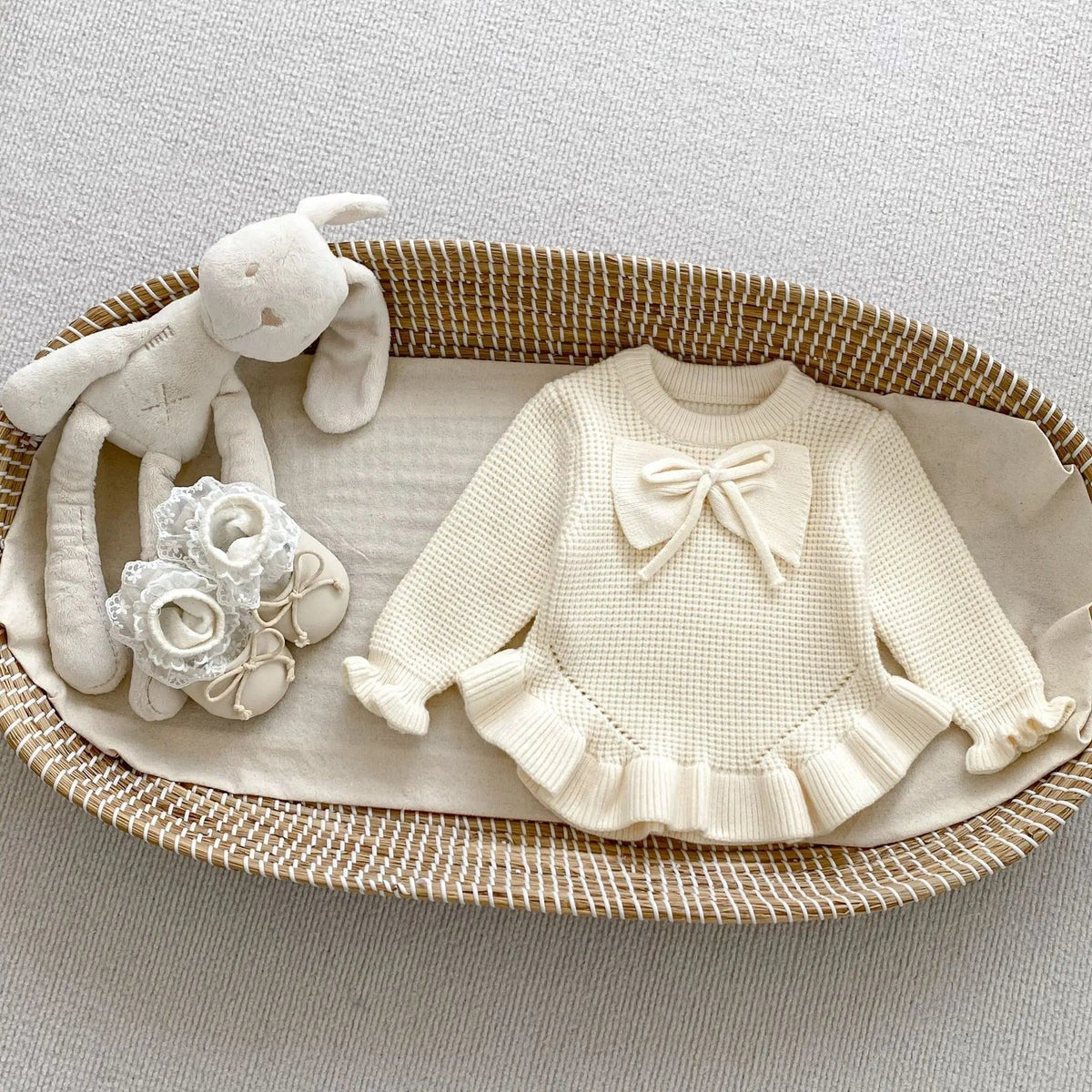 white / 6M Long Sleeve Knit Bodysuit
