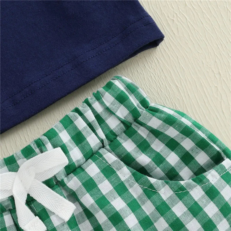 Toddler Boy Tractor Print T-Shirt & Green Plaid Shorts 2-Piece Summer Outfit