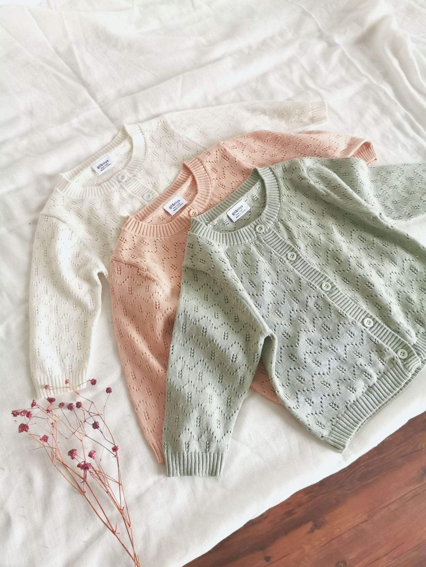 Girl's Clothing Hollow Knitted Cardigan