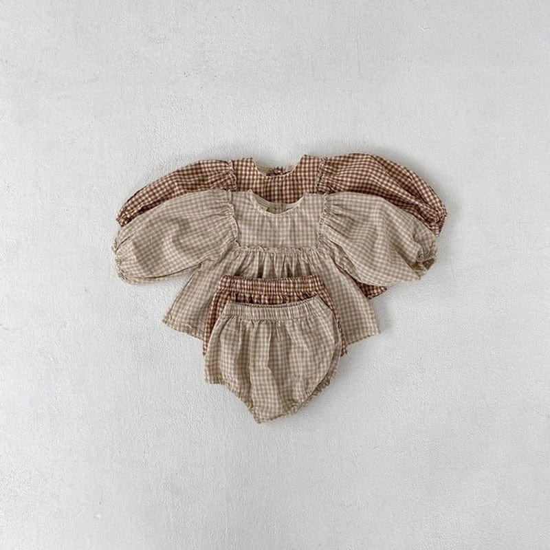 Puff sleeve blouse and bloomer